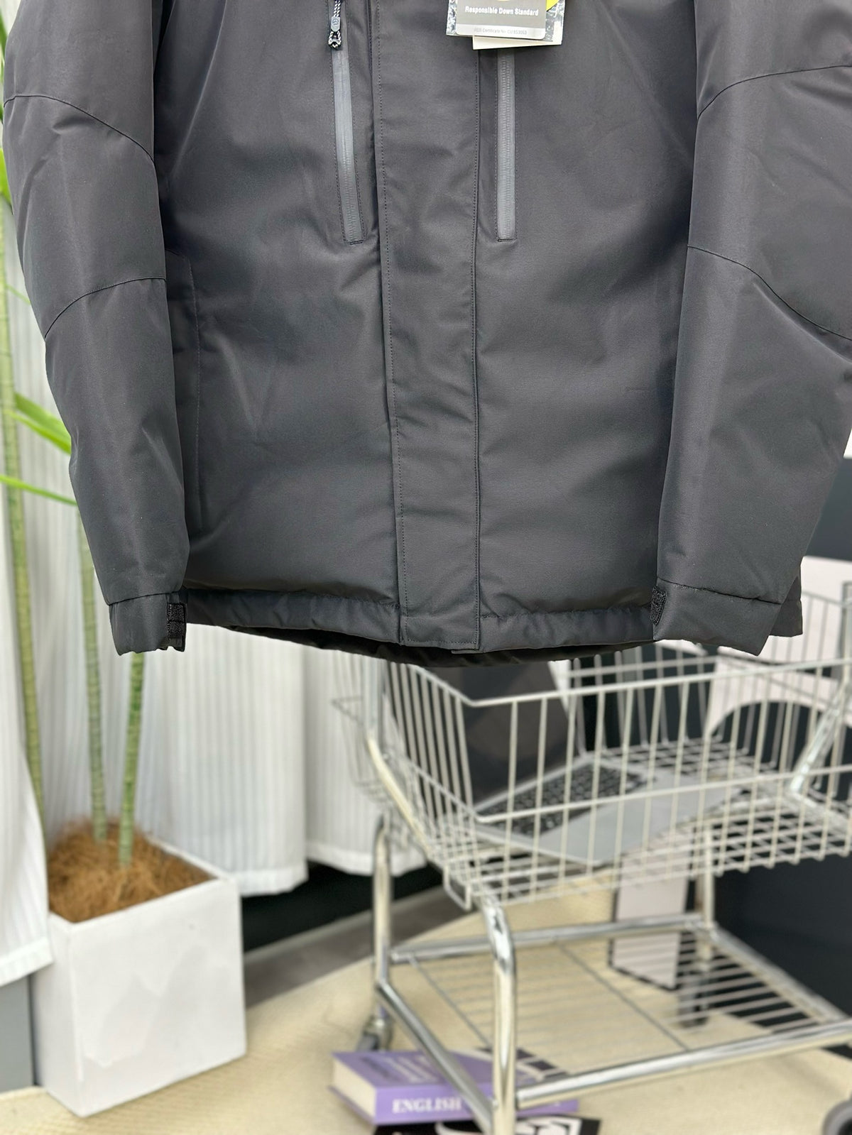 Chaqueta blanca y negra