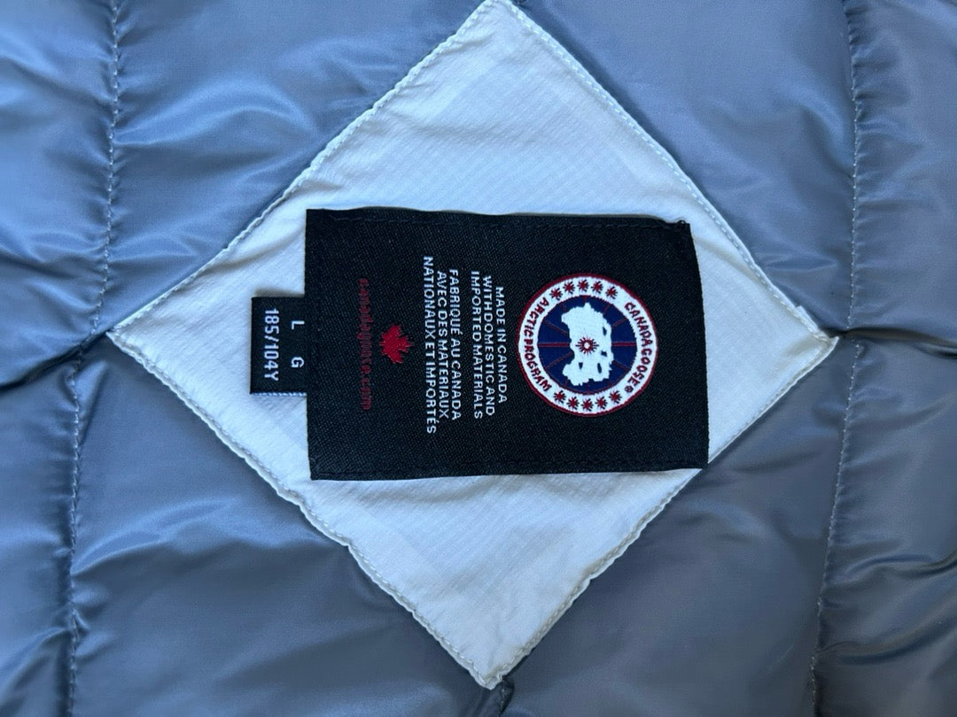 Chaqueta blanca y negra