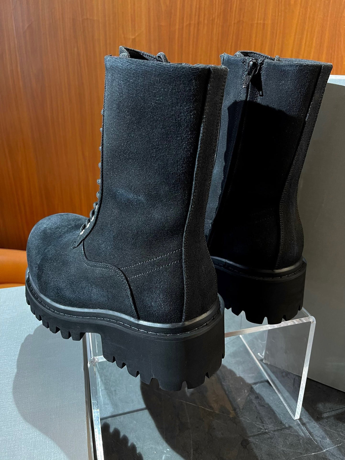 Black Shoes - FashionHype.xyz