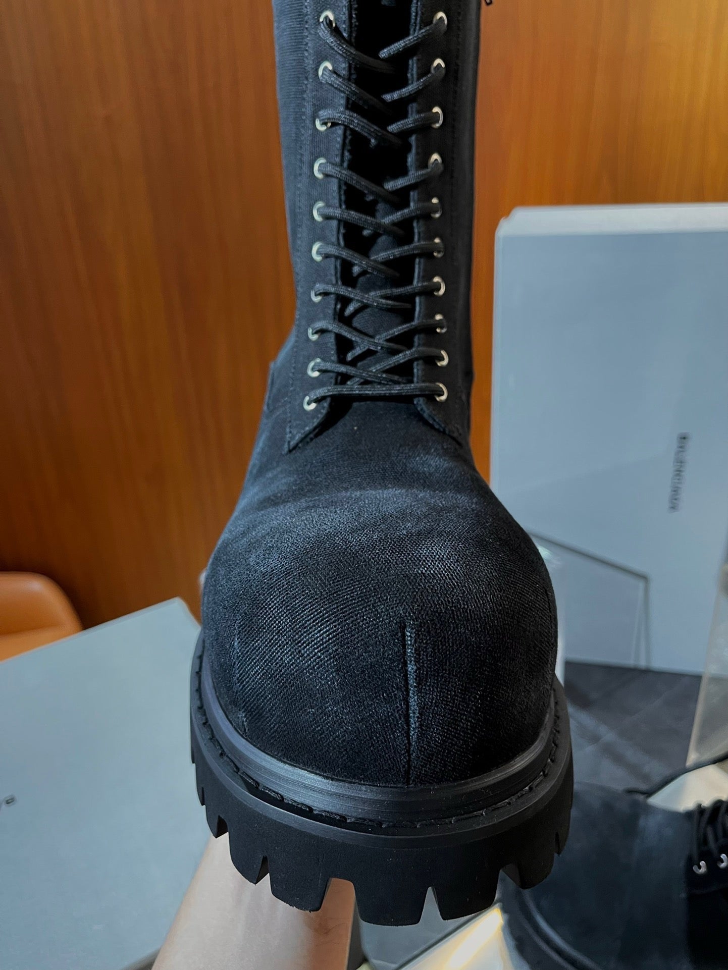Black Shoes - FashionHype.xyz