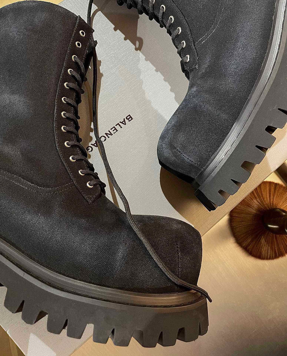 Black Shoes - FashionHype.xyz