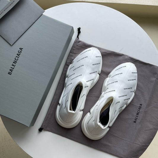 Weiße Schuhe