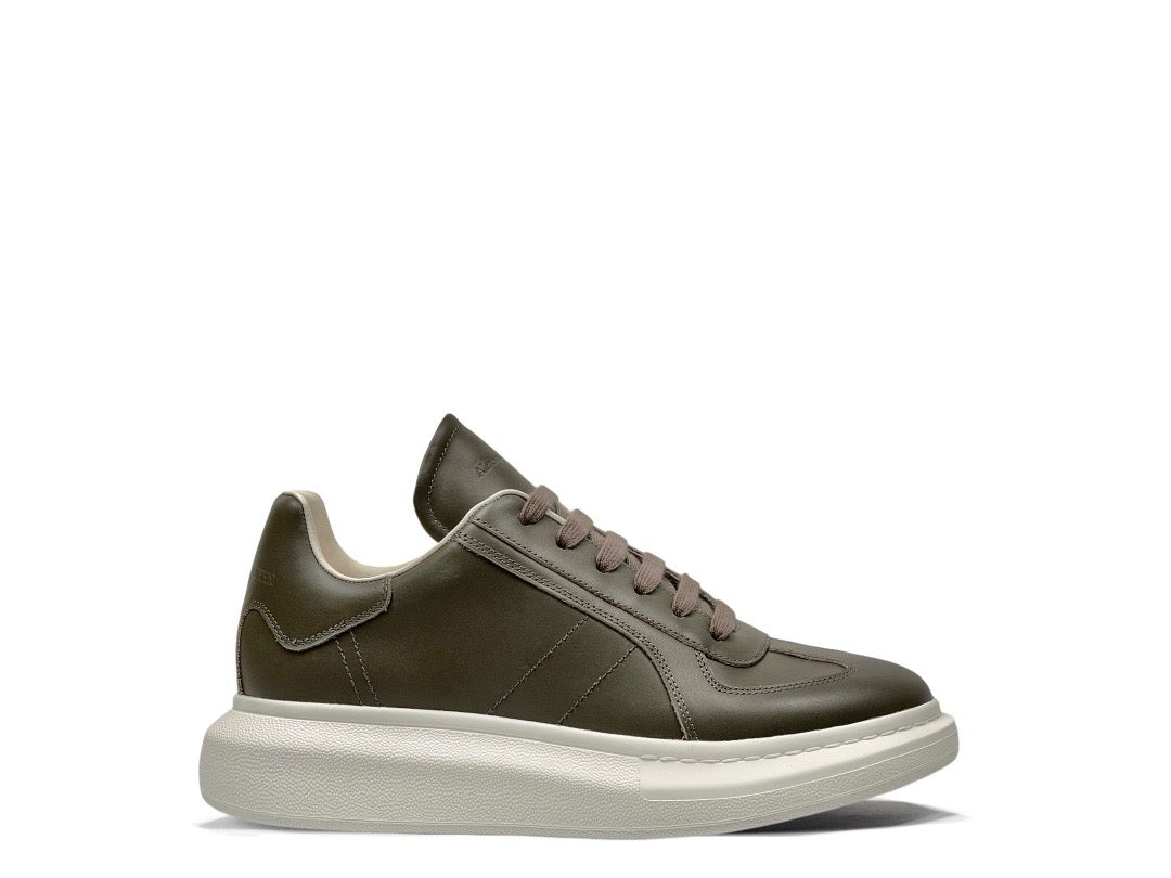 Mehrfarbige Schuhe