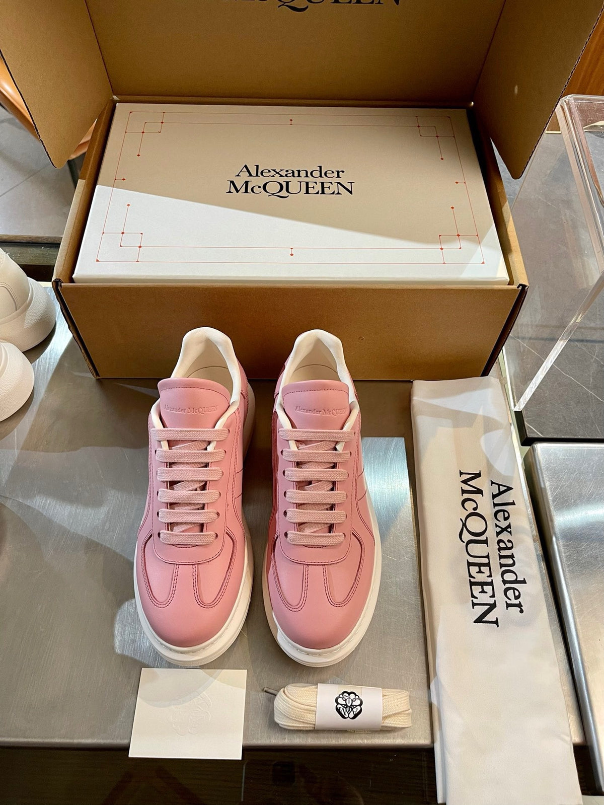 Mehrfarbige Schuhe