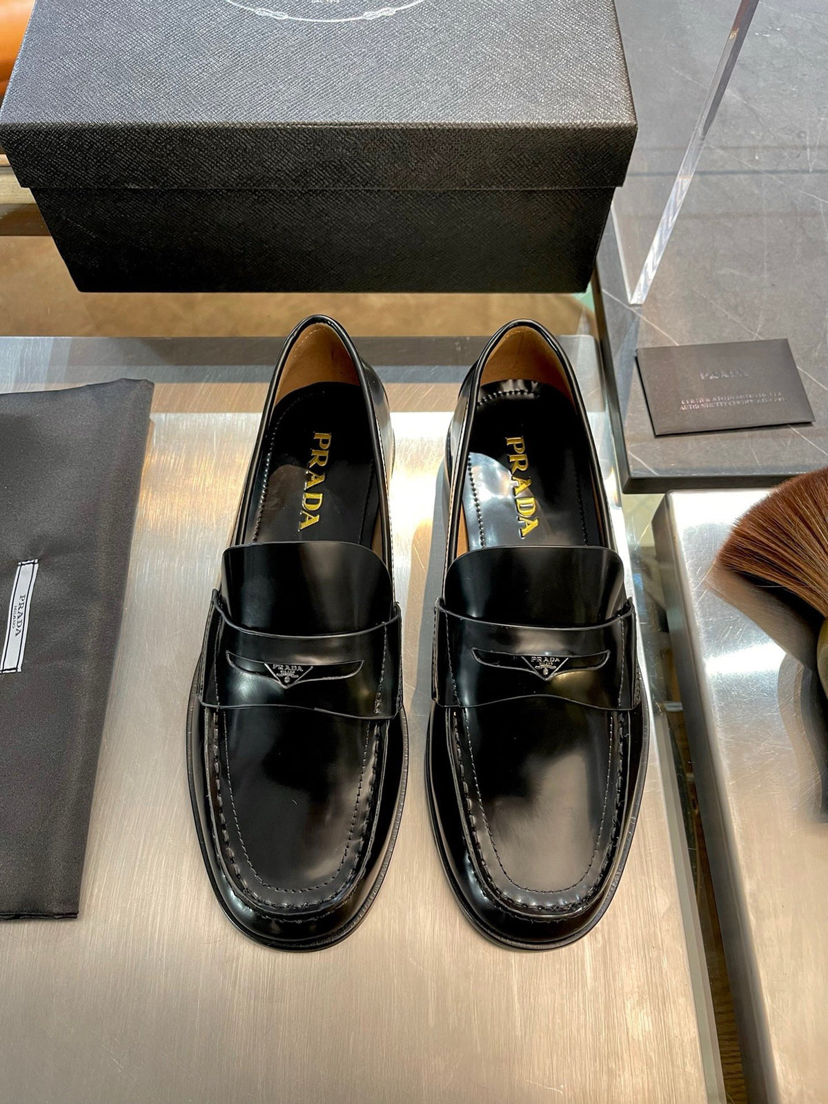 Black Shoes - FashionHype.xyz