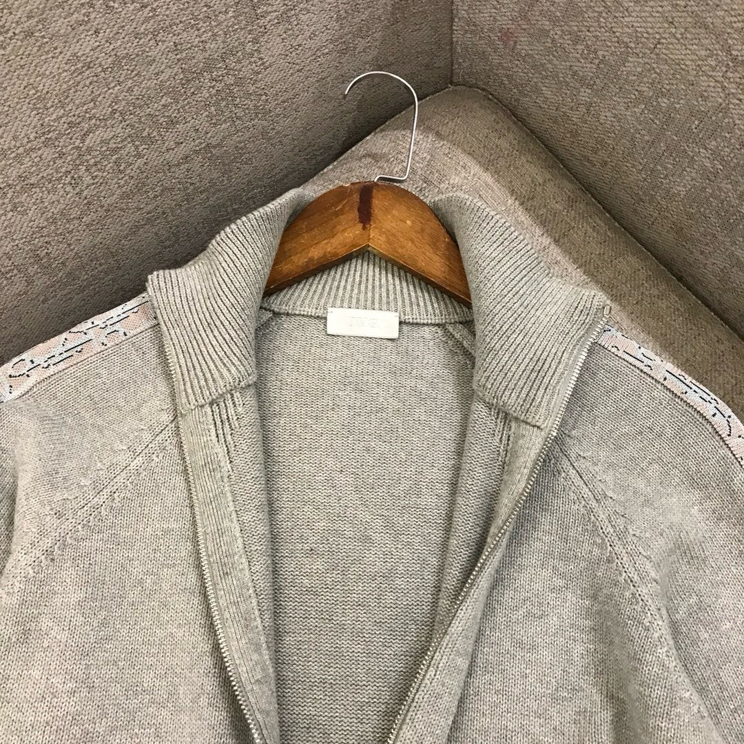 Gray Jacket - FashionHype.xyz