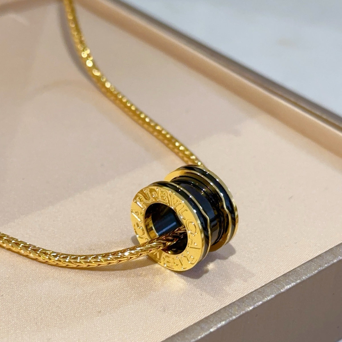 Gold Black Necklace - FashionHype.xyz