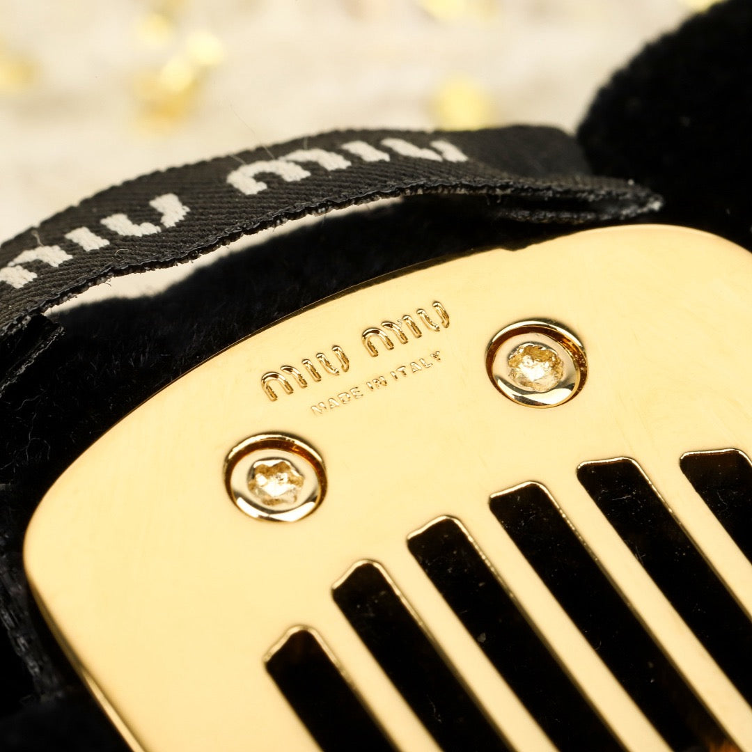 Black Gold Clip