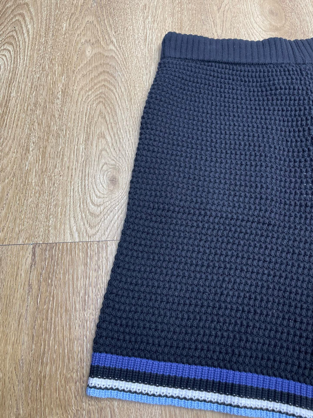 Schwarz-weiße Shorts
