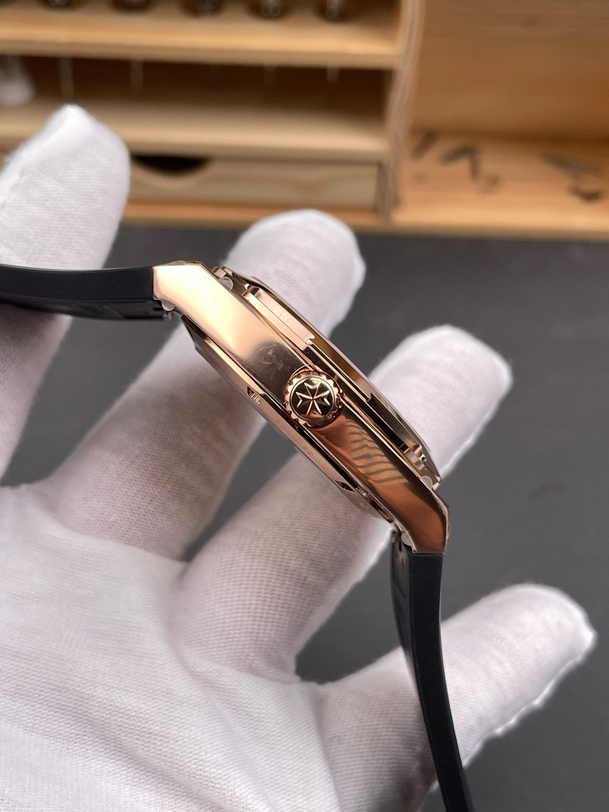 Black Golden Watch - FashionHype.xyz