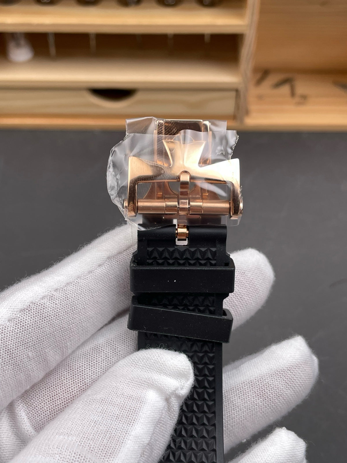 Black Golden Watch - FashionHype.xyz