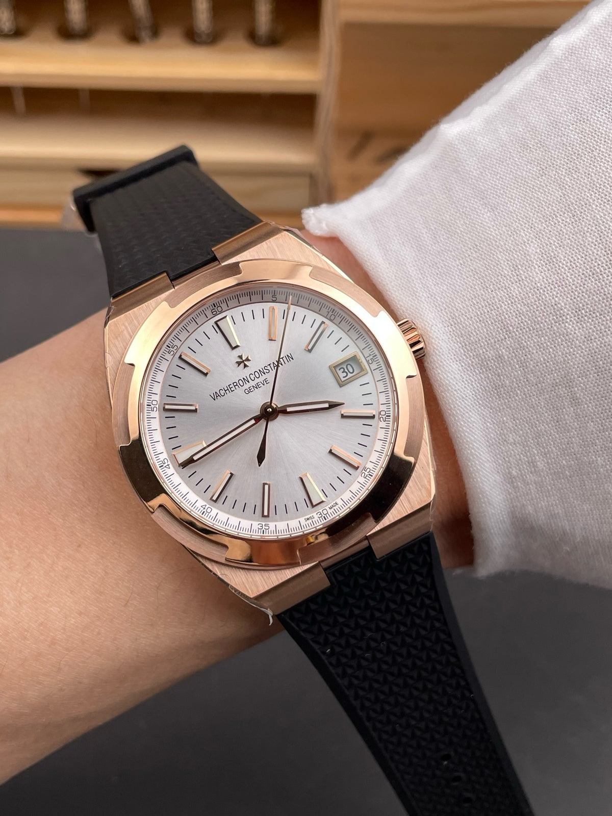 Black Golden Watch - FashionHype.xyz