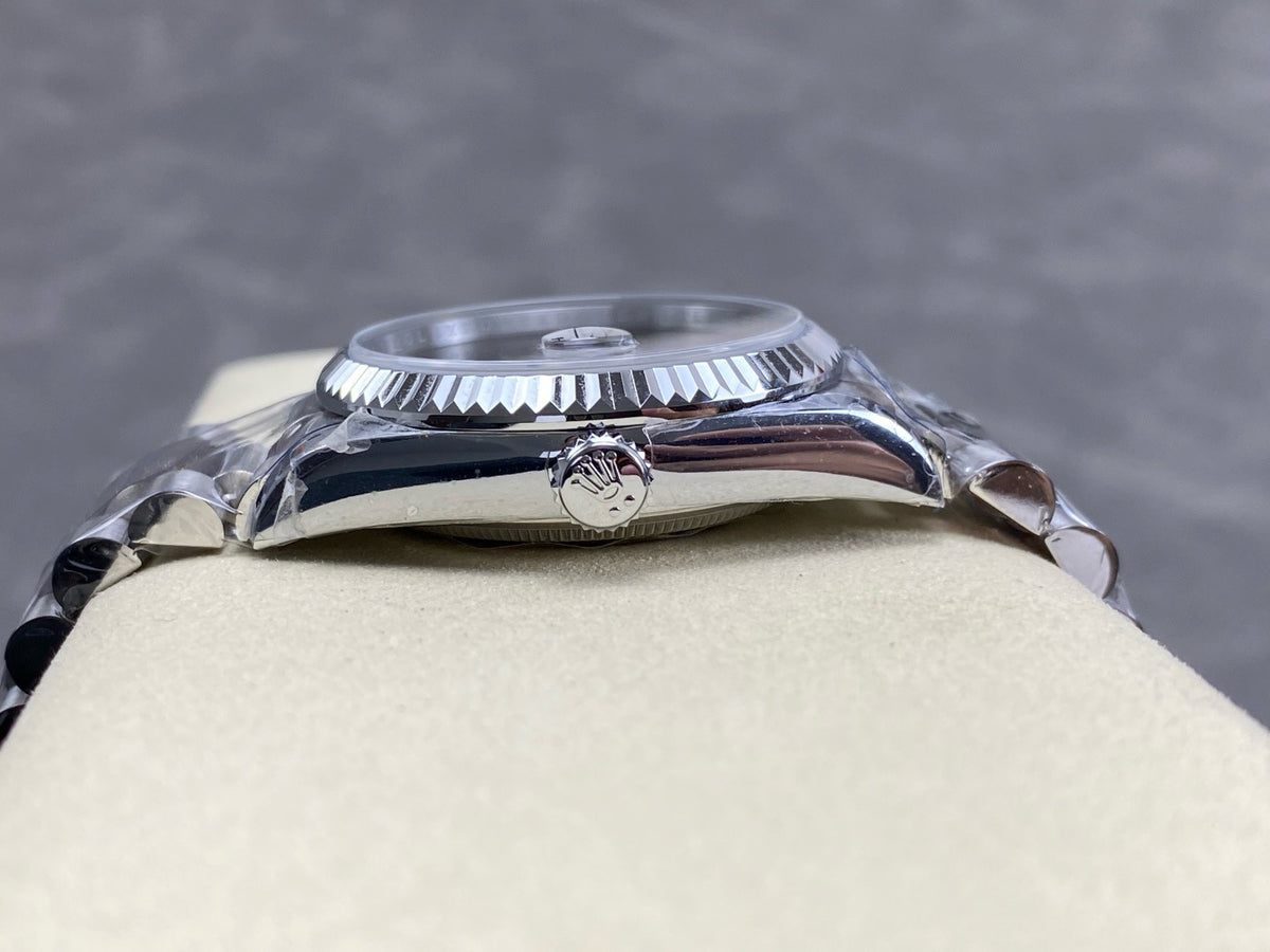 Silver Watch - FashionHype.xyz