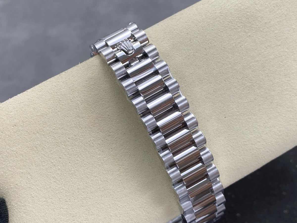 Silver Watch - FashionHype.xyz