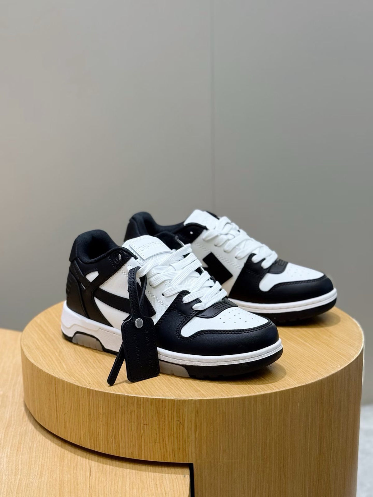 Black white Shoes