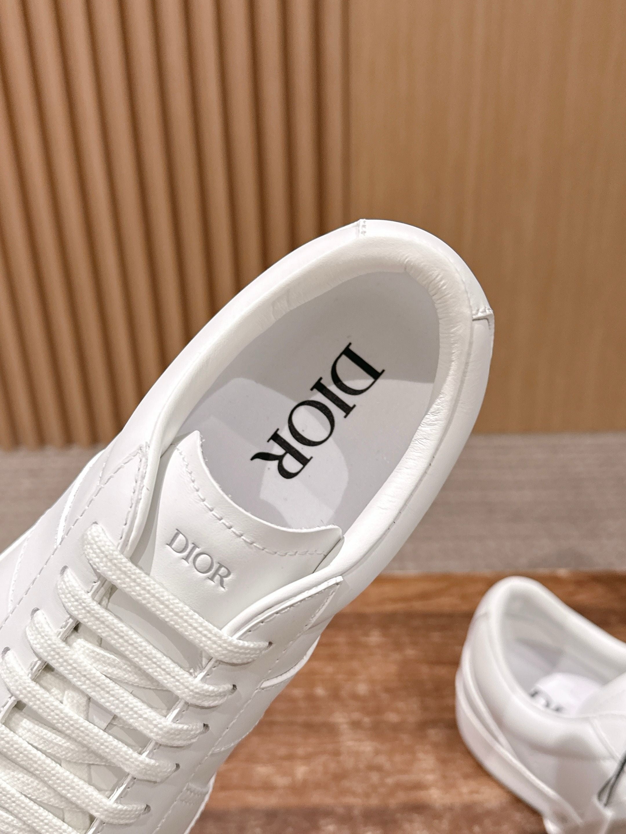Black and White Shoes - FashionHype.xyz