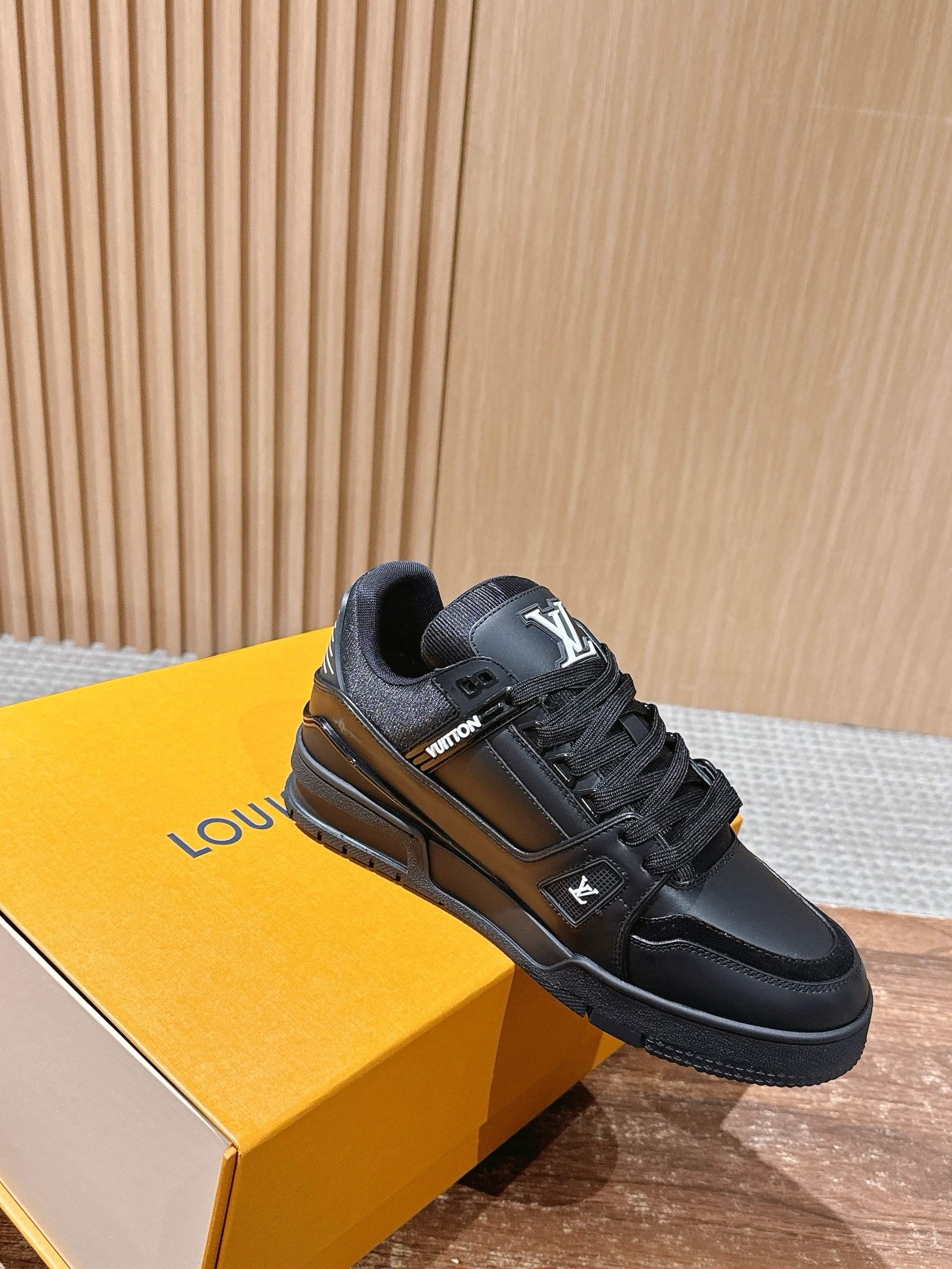 Black and White Shoes - FashionHype.xyz
