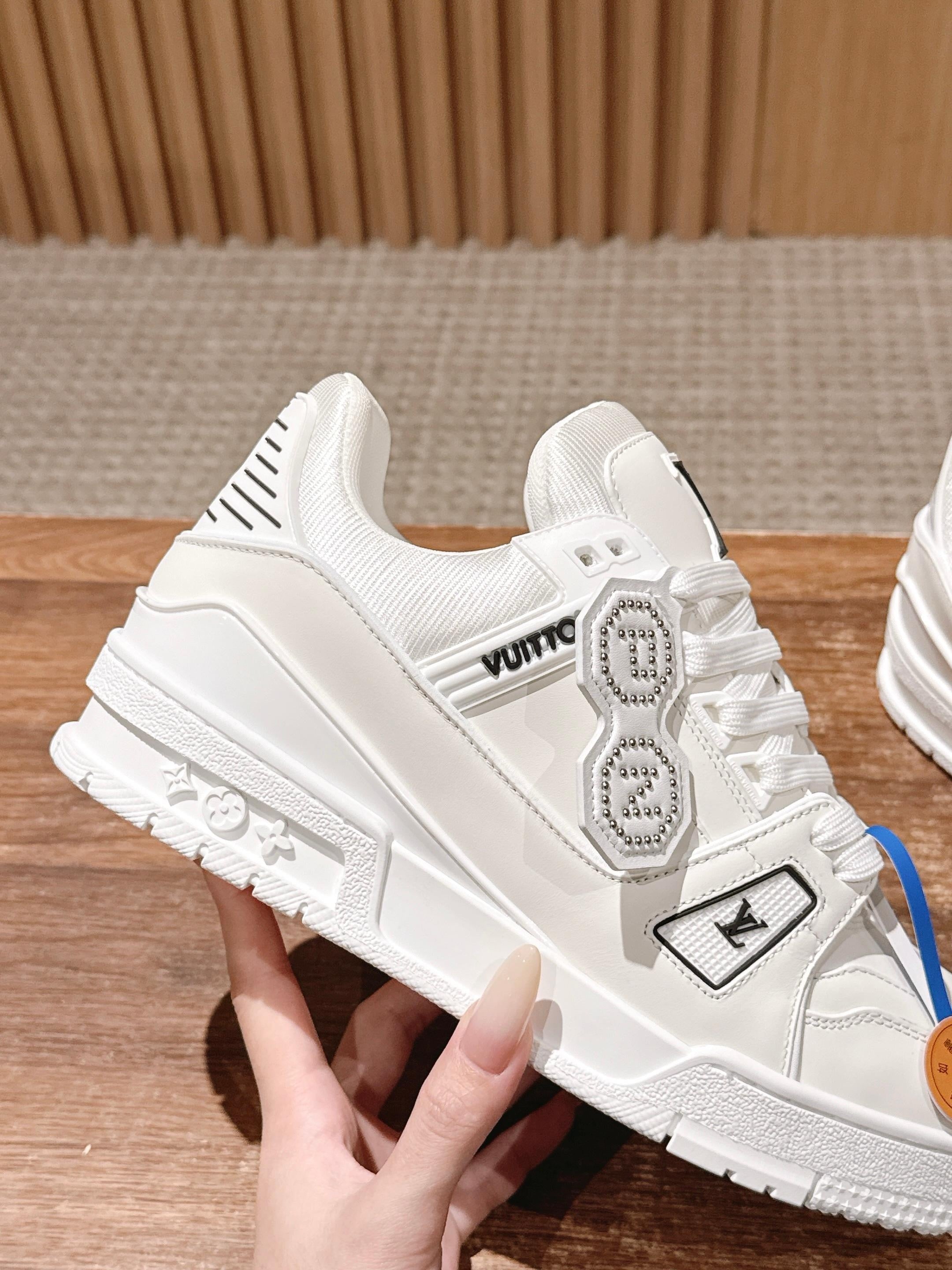 Black and White Shoes - FashionHype.xyz
