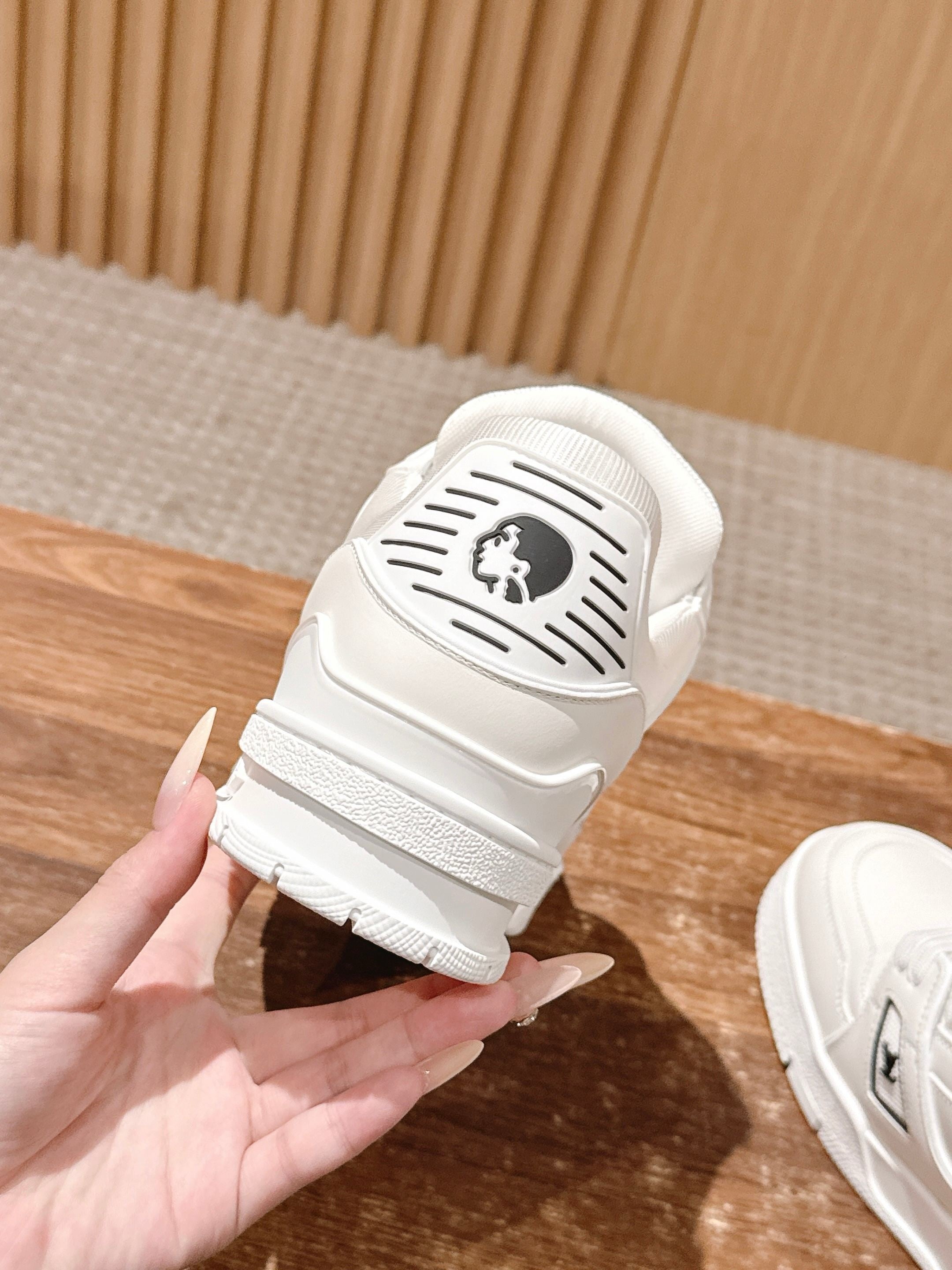 Black and White Shoes - FashionHype.xyz
