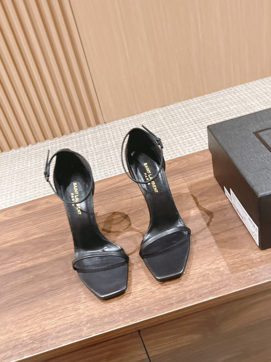 Black Shoes - FashionHype.xyz