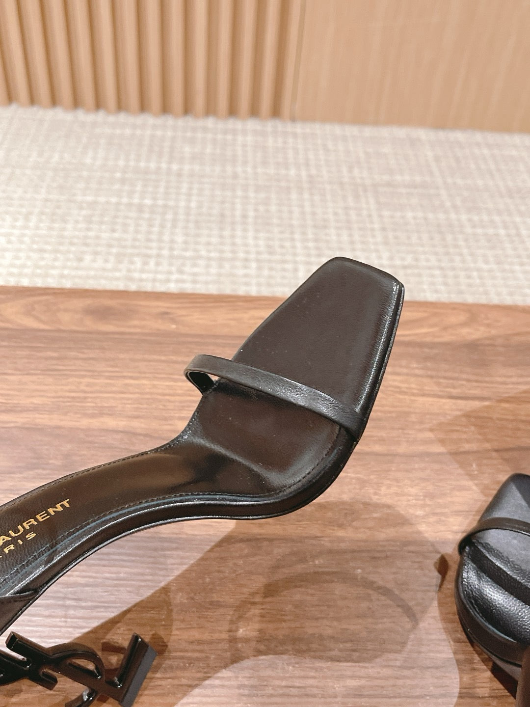 Black Shoes - FashionHype.xyz