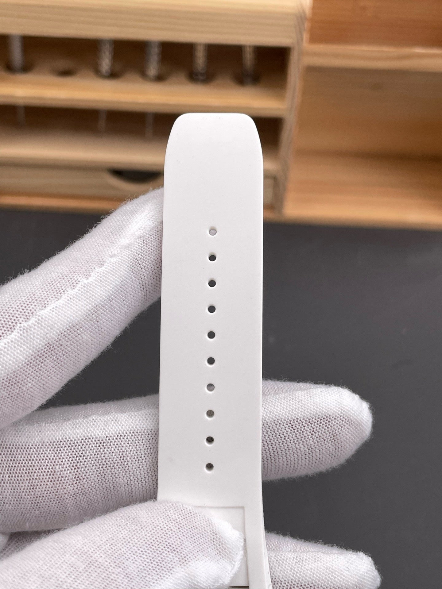 White black Watch - FashionHype.xyz