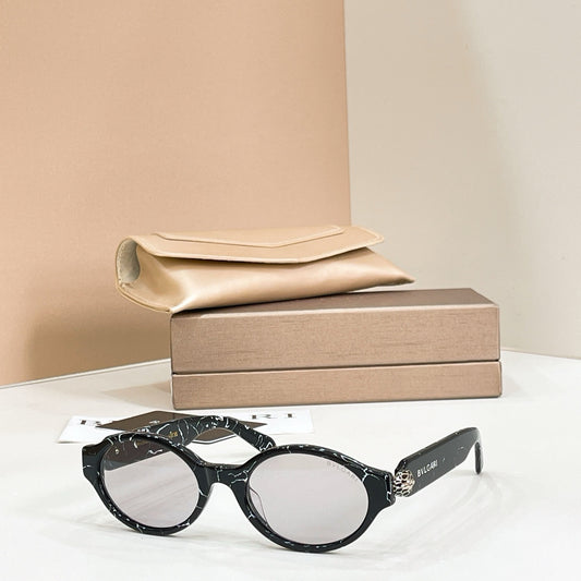 Mehrfarbige Sonnenbrille