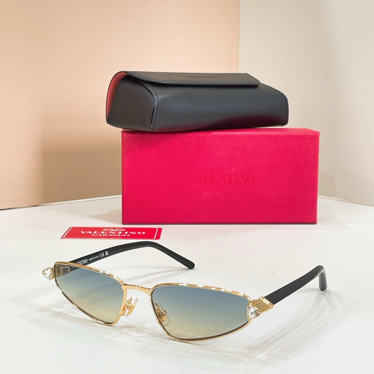 Mehrfarbige Sonnenbrille
