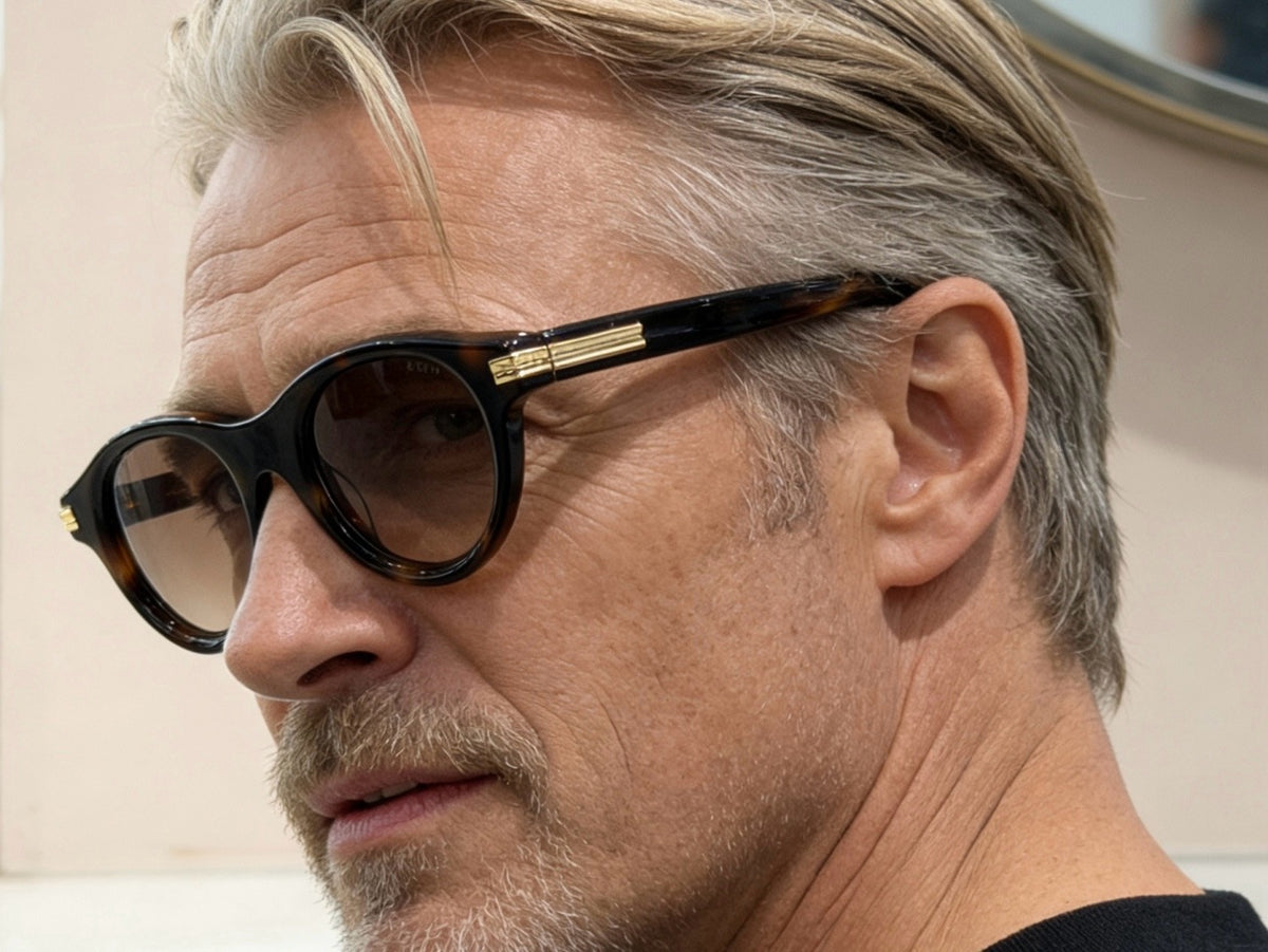 Mehrfarbige Sonnenbrille