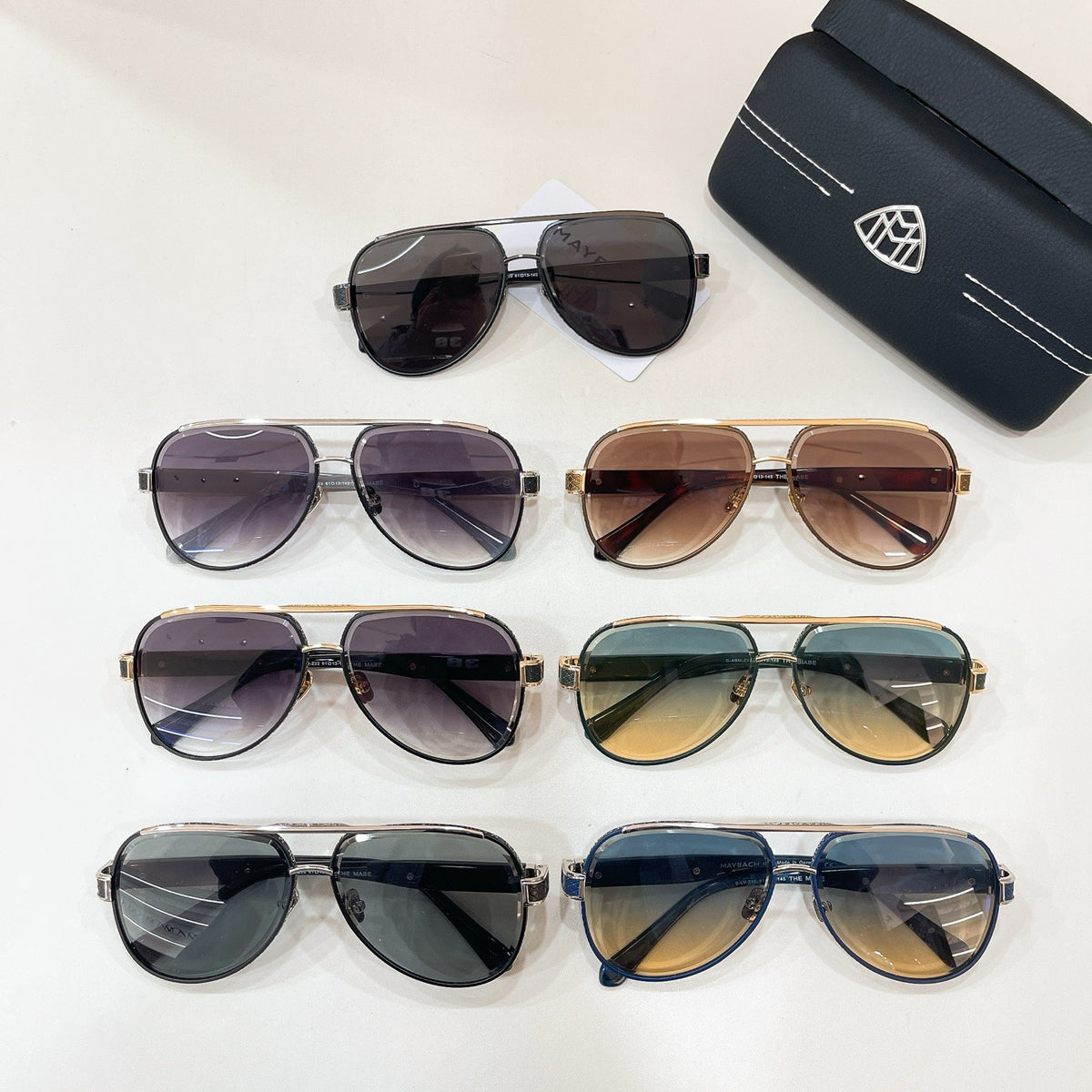 Mehrfarbige Sonnenbrille