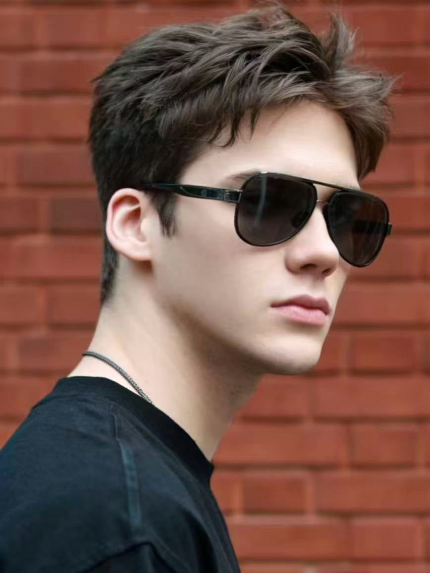 Mehrfarbige Sonnenbrille