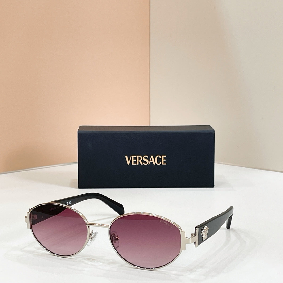 Mehrfarbige Sonnenbrille