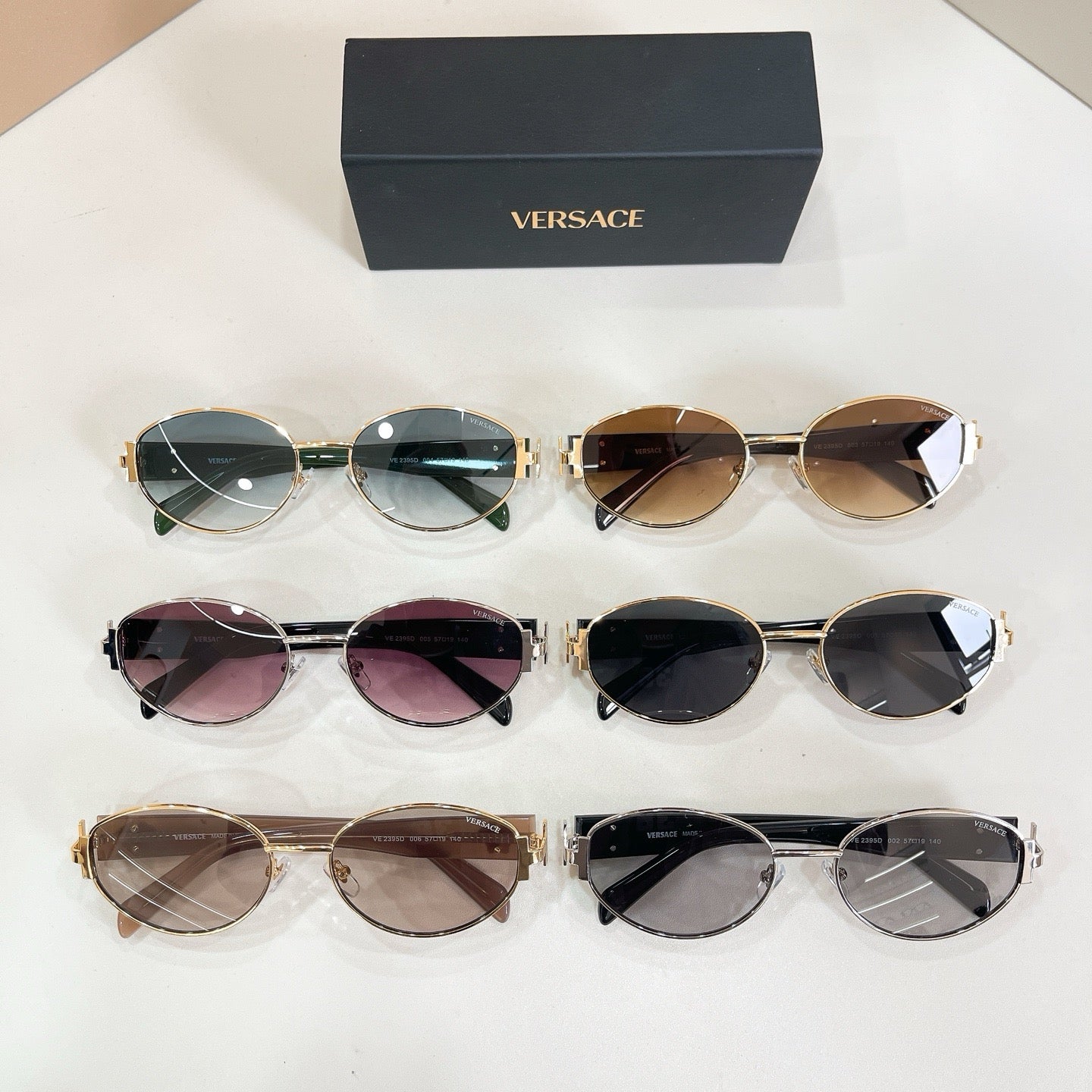 Mehrfarbige Sonnenbrille