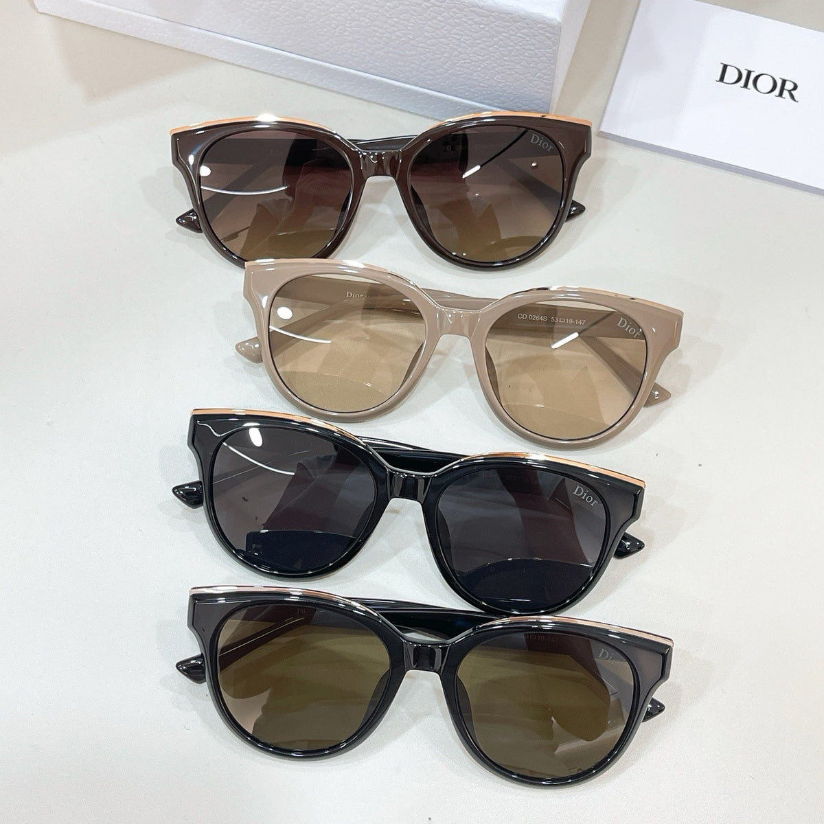 Mehrfarbige Sonnenbrille