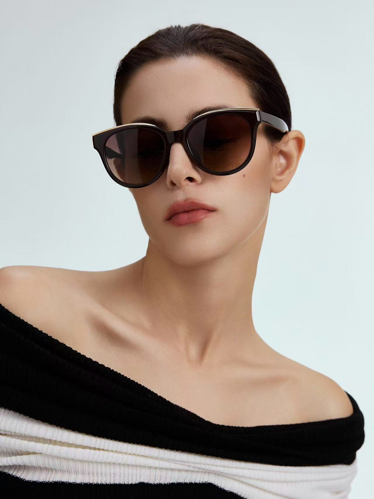 Mehrfarbige Sonnenbrille