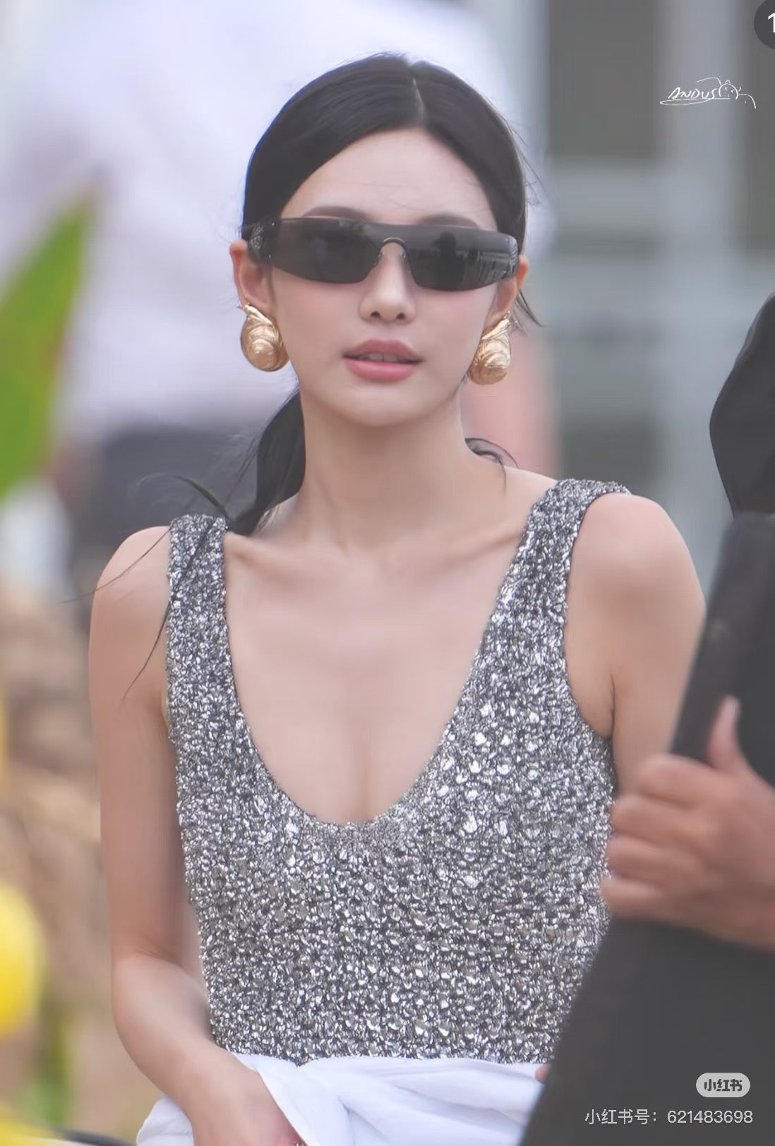 Mehrfarbige Sonnenbrille