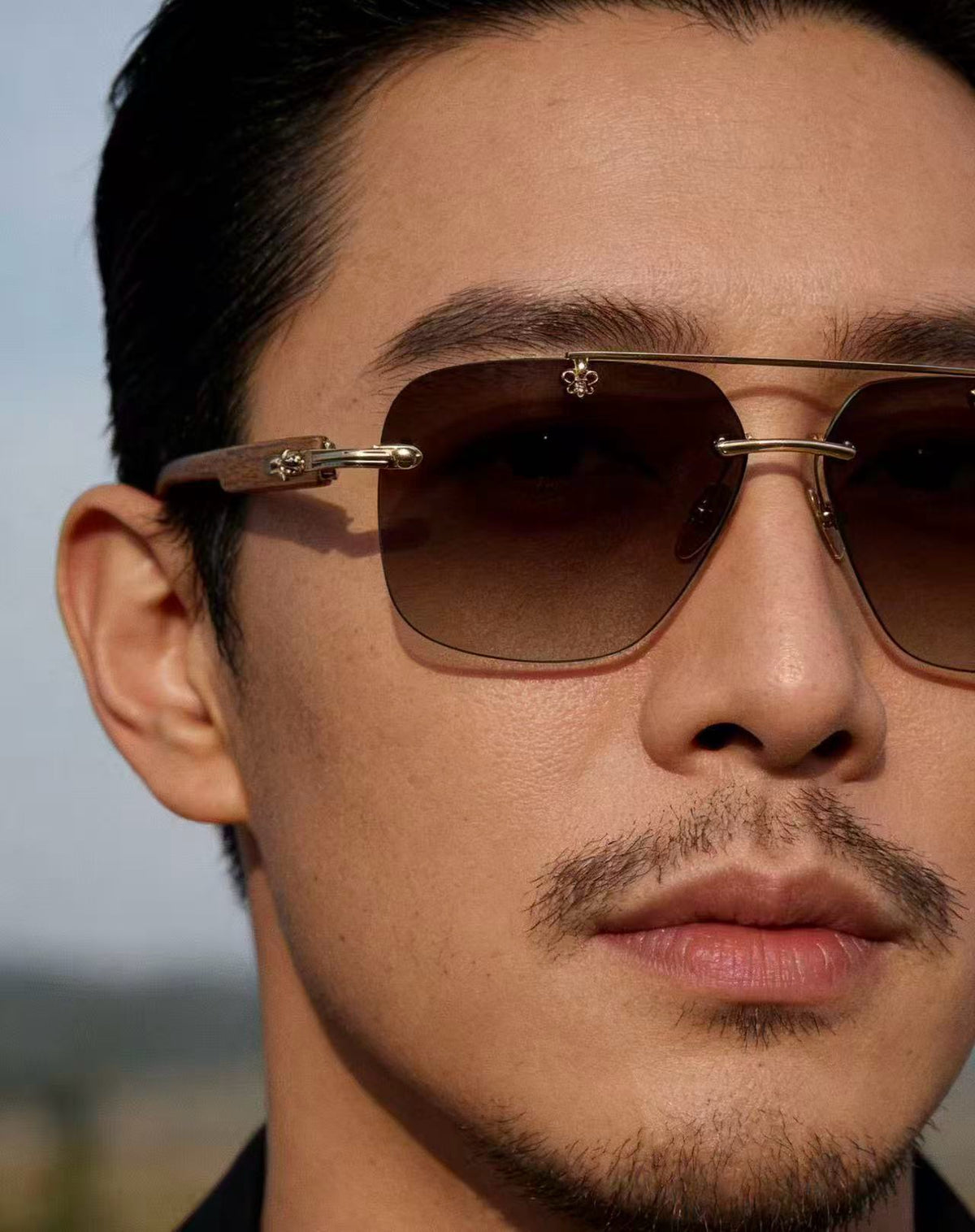 Mehrfarbige Sonnenbrille