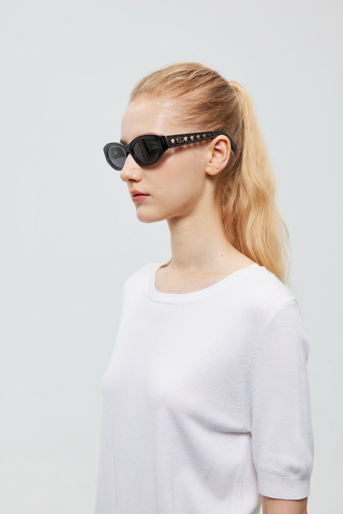 Mehrfarbige Sonnenbrille