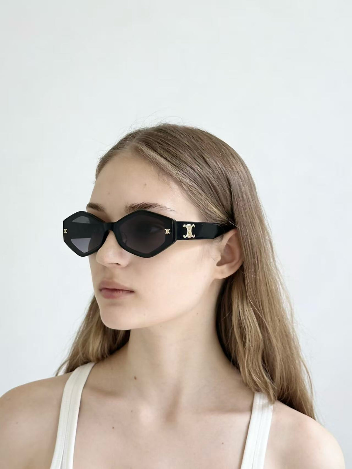 Mehrfarbige Sonnenbrille