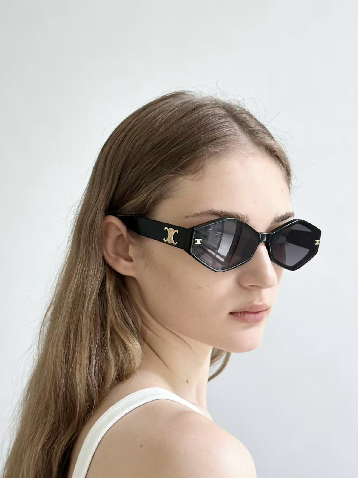 Mehrfarbige Sonnenbrille