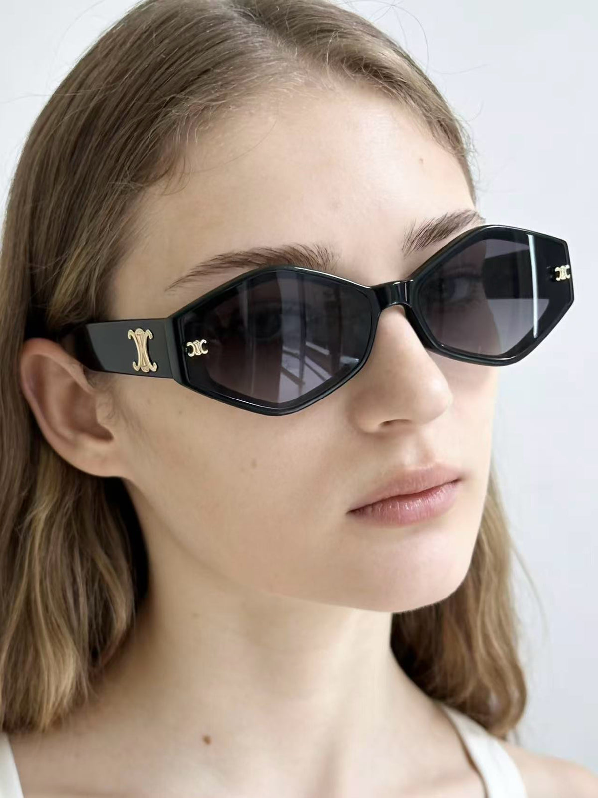 Mehrfarbige Sonnenbrille