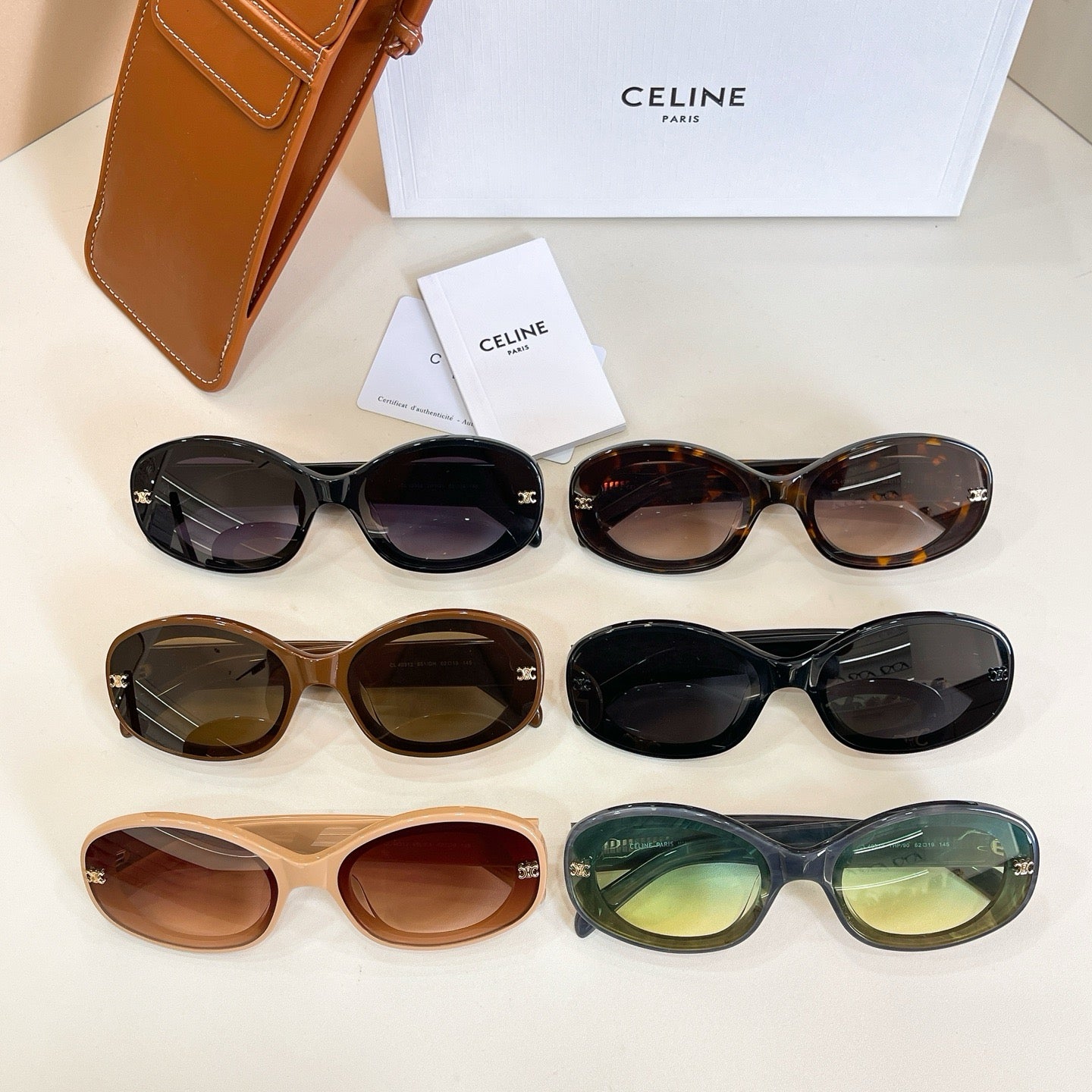 Mehrfarbige Sonnenbrille