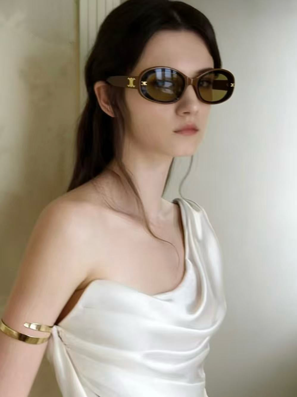Mehrfarbige Sonnenbrille