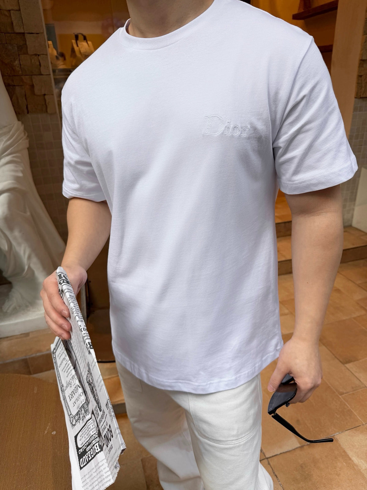 Black and White T-shirt - Size S - FashionHype.xyz