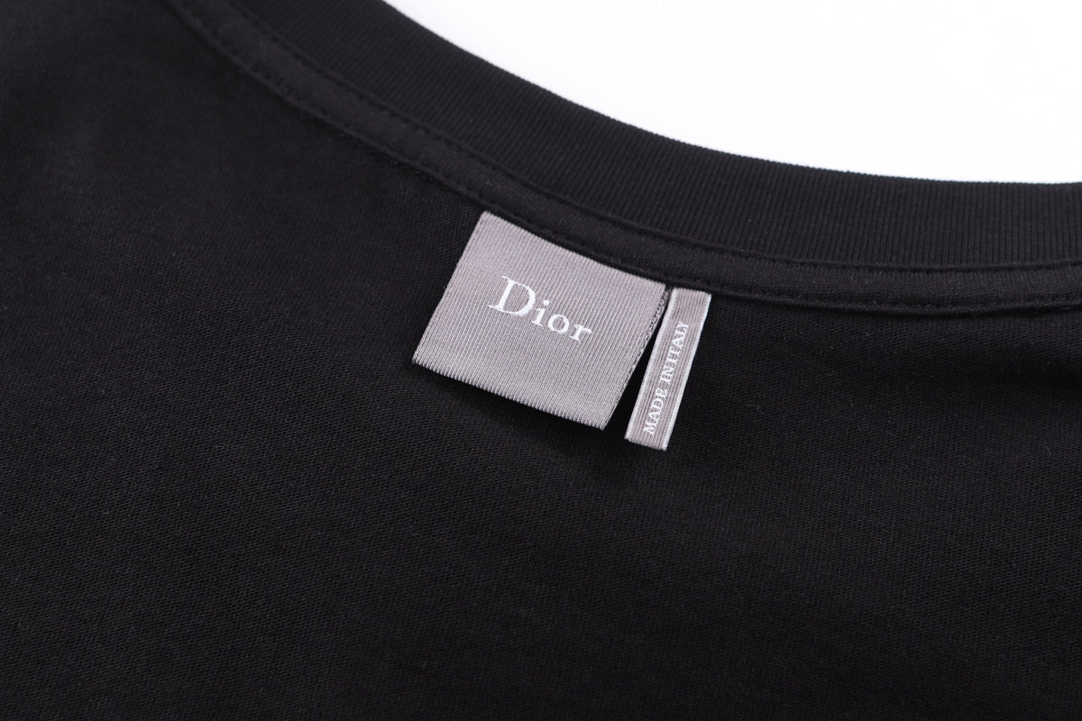 Black and White T-shirt - Size S - FashionHype.xyz