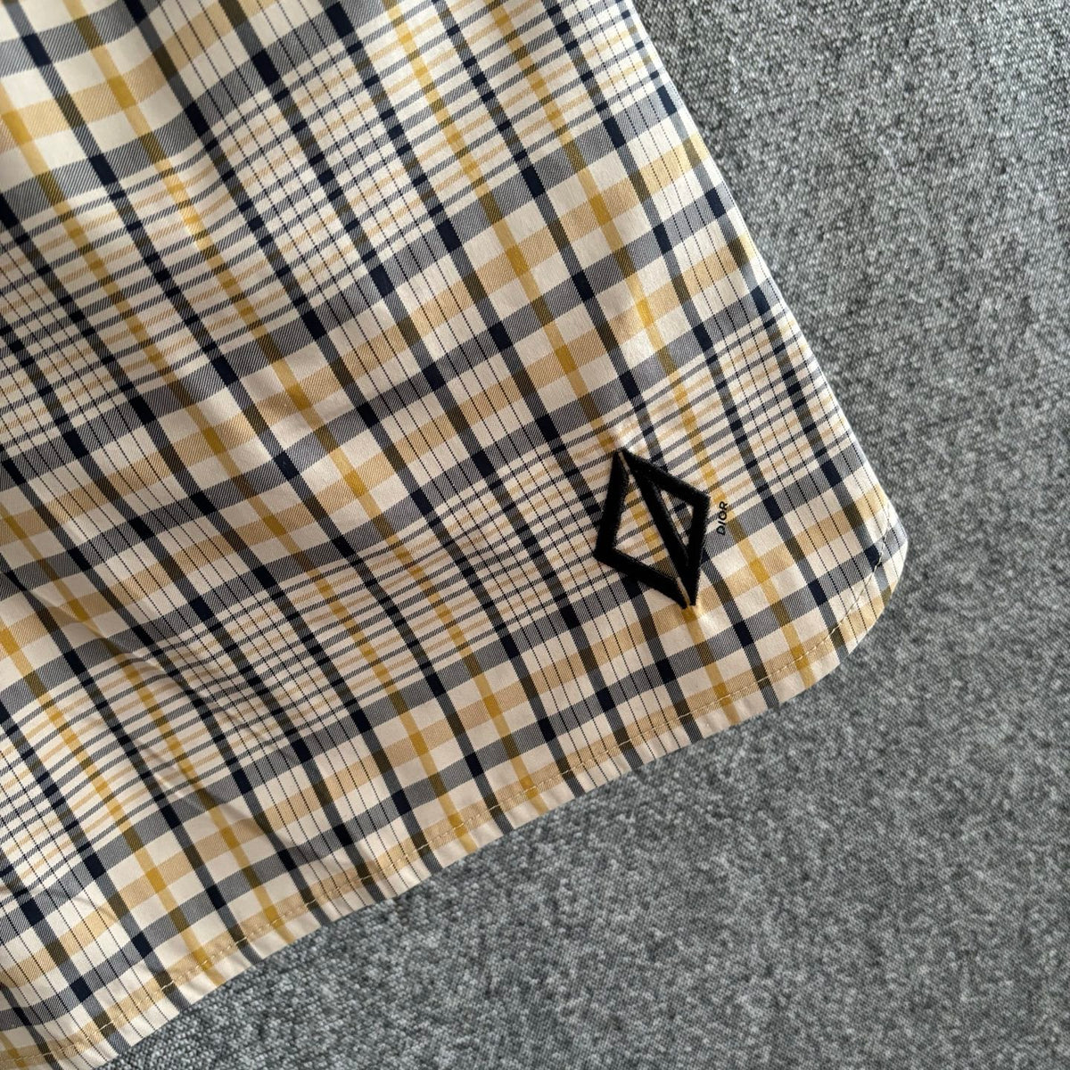 Multi-color Short