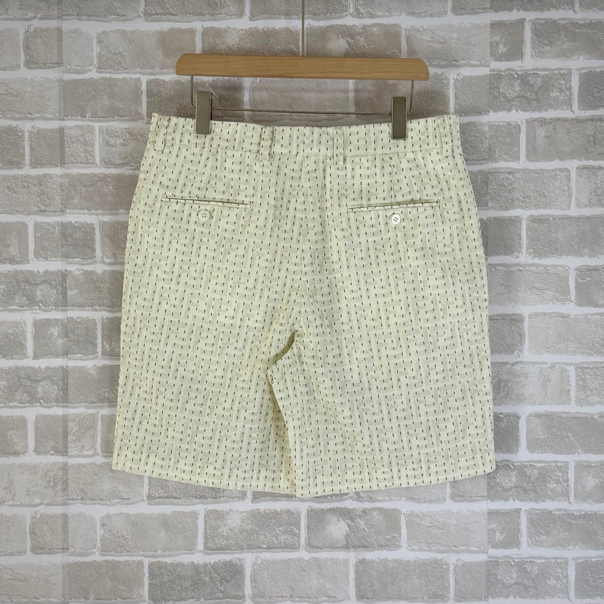Off-white Short
