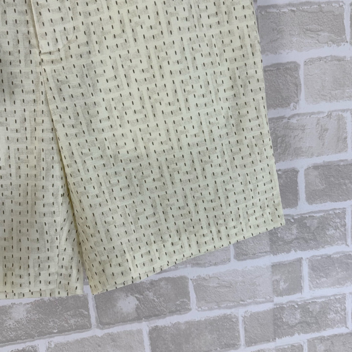 Off-white Short