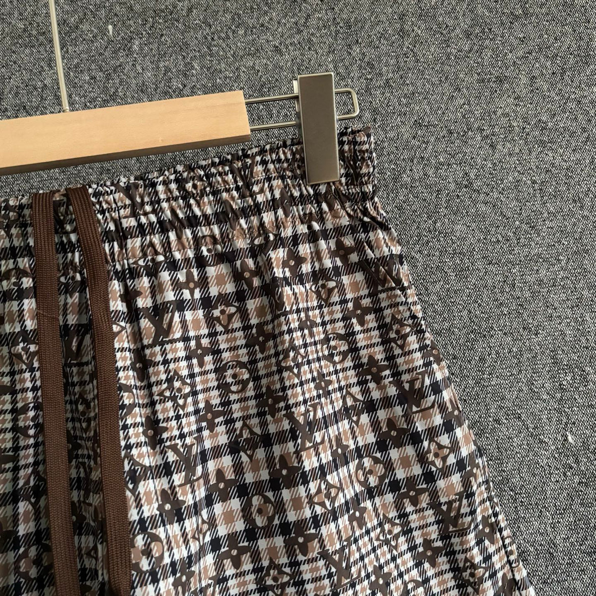Multi-color Short