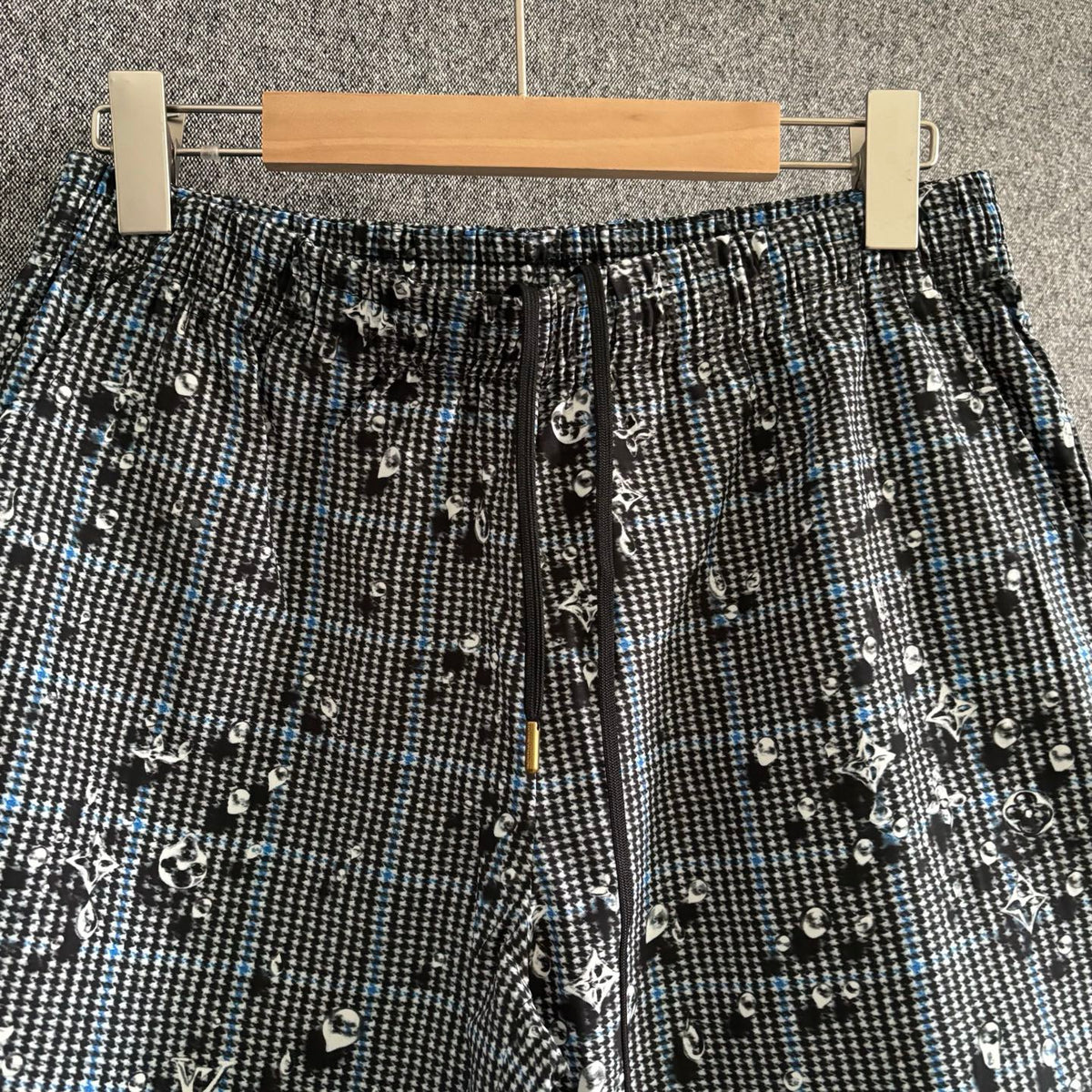 Multi-color Short